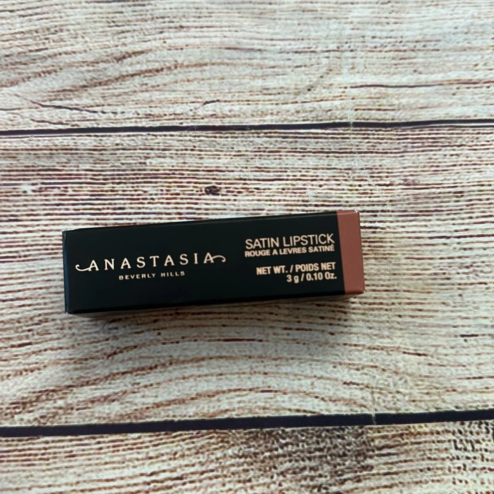 Anastasia Beverly Hills Satin Long-Wearing Matte &Satin Velvet Lipstick Paraline